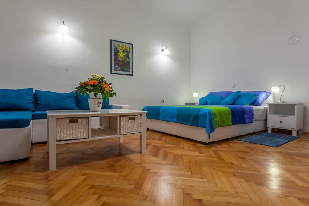 Chic Apartment In Center Split Phòng bức ảnh